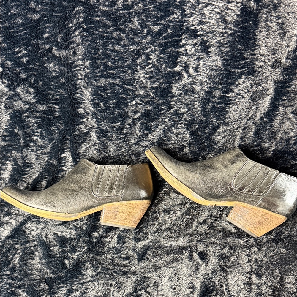 Very Volatile Shimmering Silver Ankle Booties